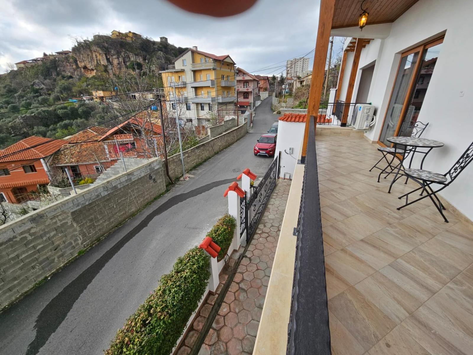 Vila Dani Near Castle And Old Bazar Krujë Exteriör bild