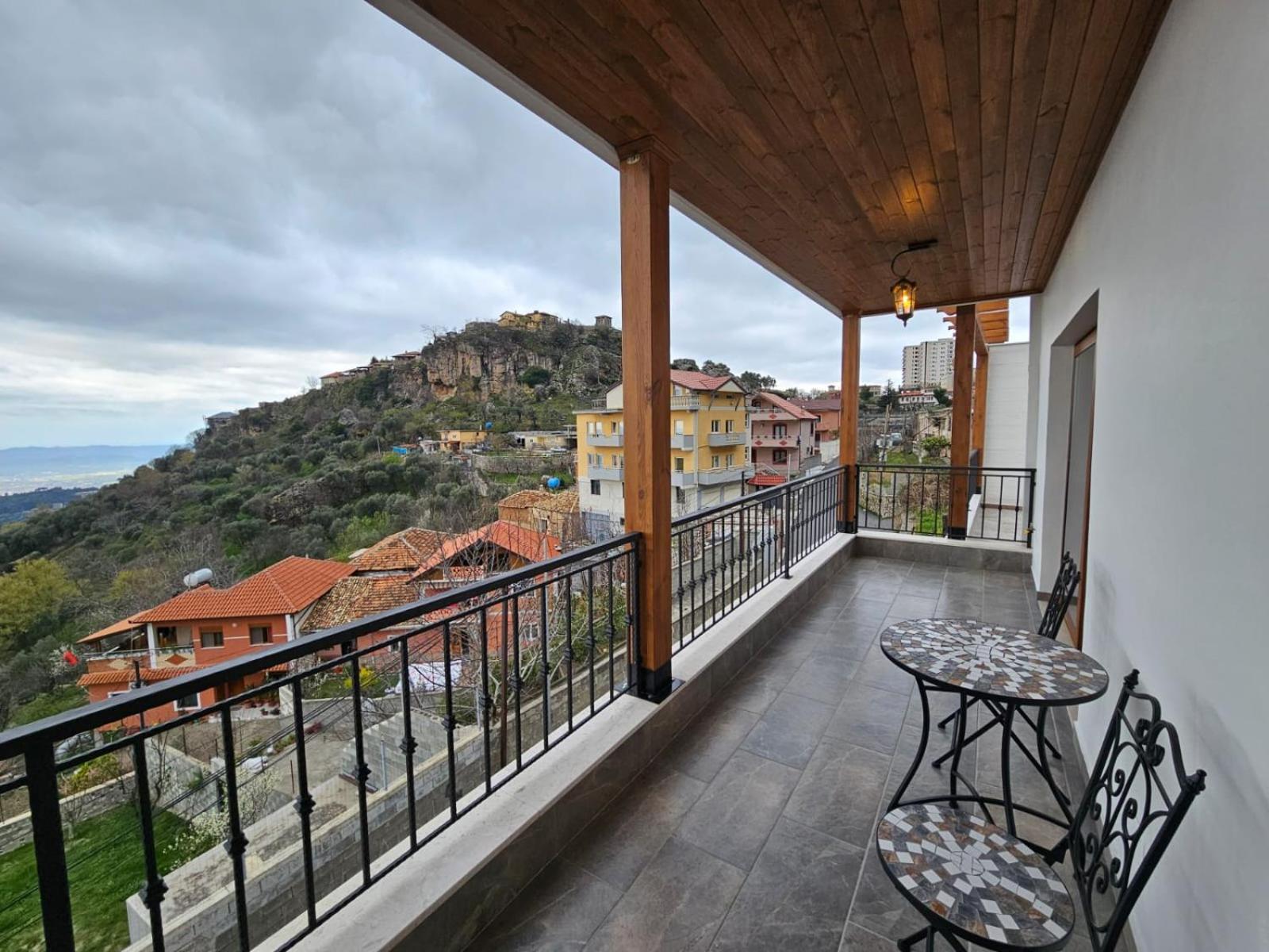 Vila Dani Near Castle And Old Bazar Krujë Exteriör bild